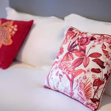 Incanto - 3 Bedroom & Free Parking Апартаменти Барі