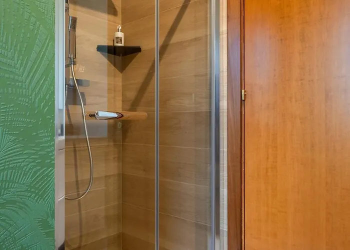 Апартаменти Incanto - 3 Bedroom & Free Parking