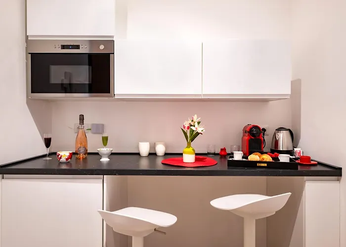 Incanto - 3 Bedroom & Free Parking Апартаменти *