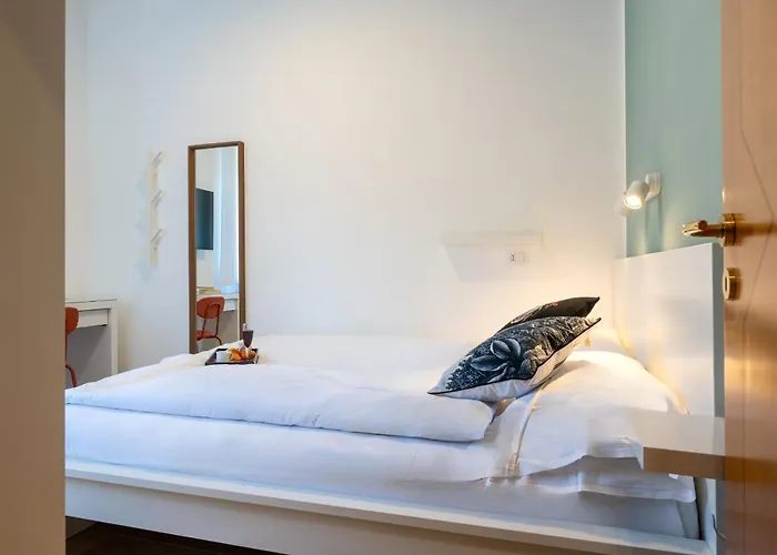 Апартаменти Incanto - 3 Bedroom & Free Parking Барі